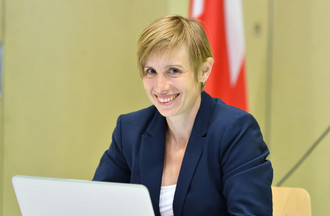 Gladys Winkler Docourt (Chancelière)
