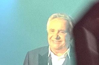 La photo gagnante du défi, Michel Sardou lors de son dernier concert