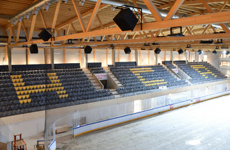 La tribune principale de la Raiffeisen Arena