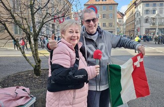 Lucien a relevé notre défi il fallait apporter un drapeau neuchâtelois
