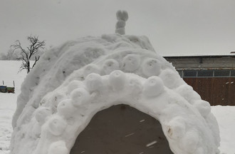 Sophie a un bel igloo à Villars-sur-Fontenais