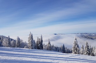 Pascal au ski avec vue (ou presque) sur le Val-de-Travers