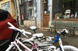 Danielle a déniché de drôles de vélos de neige à Delémont