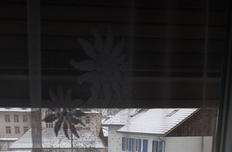 Devant chez Chantal à Malleray