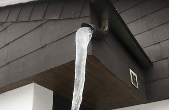 Énorme stalactite chez Roger à Fleurier