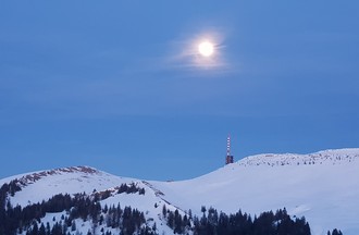 Laurentin admire la vue au Col du Chasseur