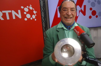 Son prix de L'Eurovision, pour la composition  de la chanson:  Ne partez pas sans moi