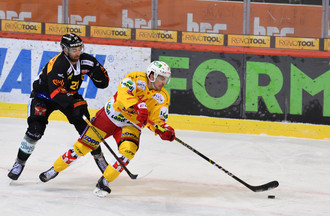 Samuel Kreis à la relance devant Simon Moser