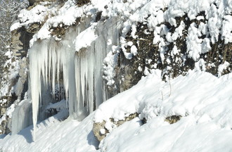 Glace sur la route de Lamboing