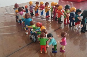 La photo gagnante du défi choisie par Mehdi une polonaise avec des figurines