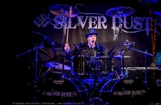 Mike batteur du groupe Silver Dust