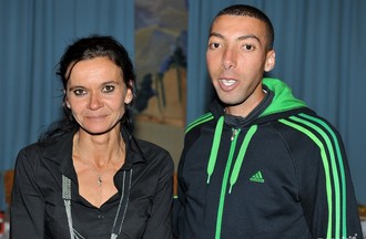 Les vainqueurs des 4 Foulées 2012: Kader Mahmoudi et Laurence Yerly