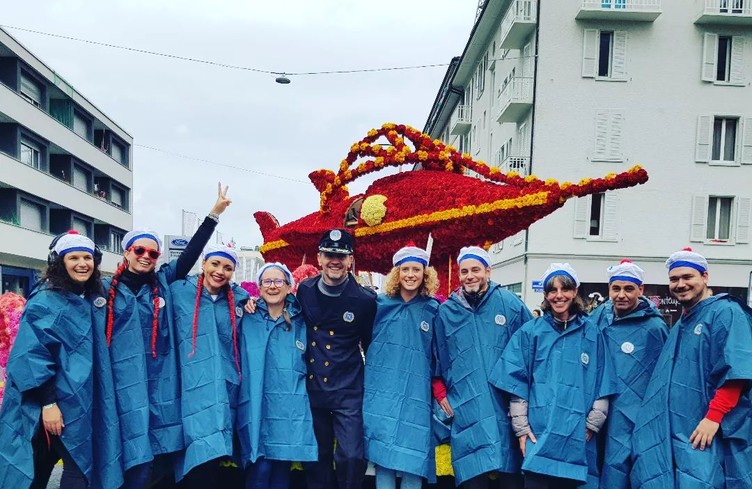 +Proche de vous au Corso fleuri
