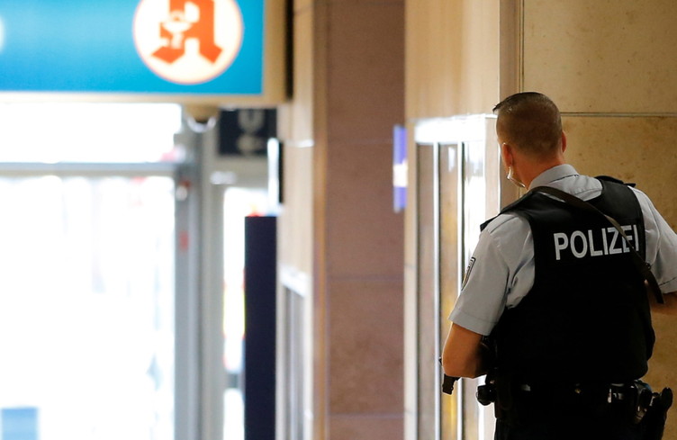 Deux morts dans une fusillade en pleine rue à Halle (police)