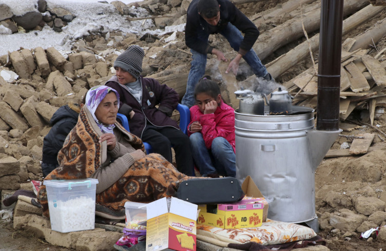 Séisme à la frontière irano-turque : sept morts en Turquie