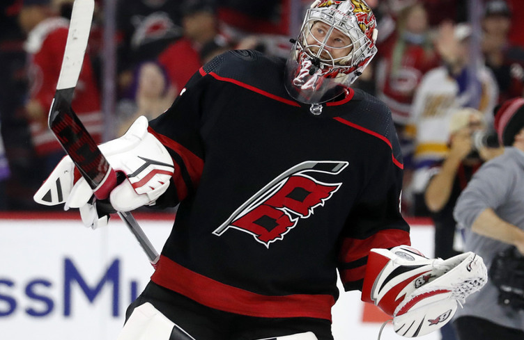 Bon départ des Hurricanes face aux Bruins