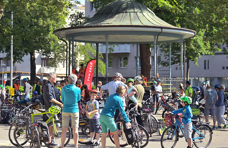Sécurité à vélo: « Kidical Mass » dans plusieurs villes suisses