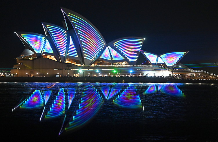 Les Australiens célèbrent les 50 ans de l'iconique Opéra de Sydney