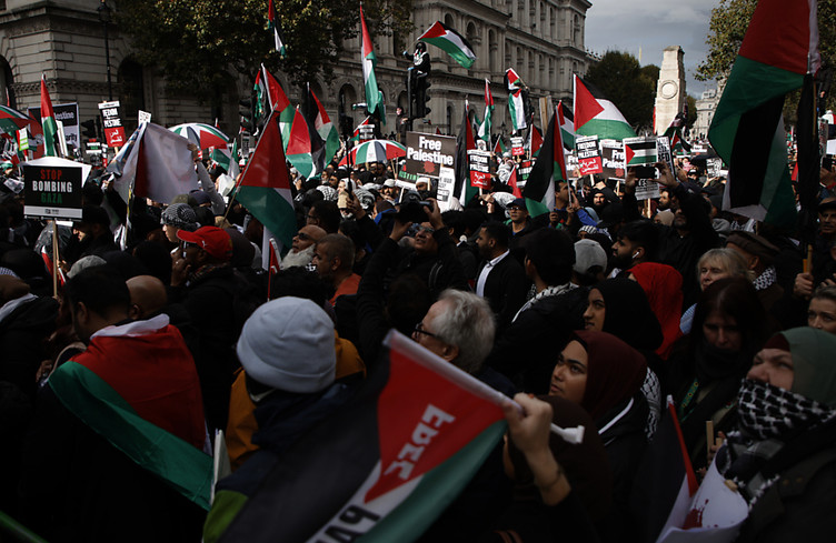 A Londres, dizaines de milliers de manifestants pro-palestiniens