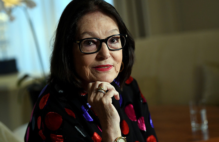 A près de 90 ans, Nana Mouskouri veut faire ses adieux à la scène