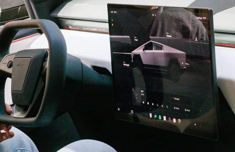 Mise à jour d'un logiciel défaillant sur 27'000 Cybertruck Tesla