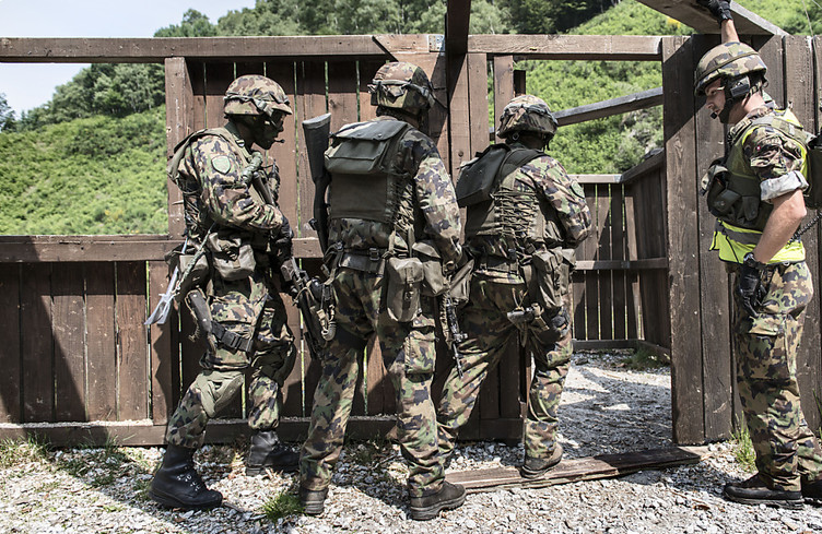 Des SMS de l'armée envoyés dans la nuit aux mauvais destinataires