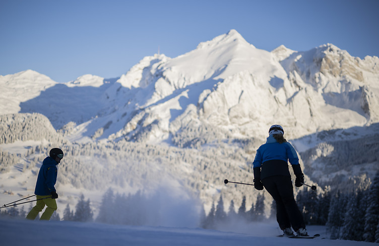 De nombreuses pistes de ski ouvrent samedi en Suisse