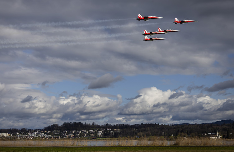 Patrouille Suisse: les sénateurs rejettent le maintien des F-5