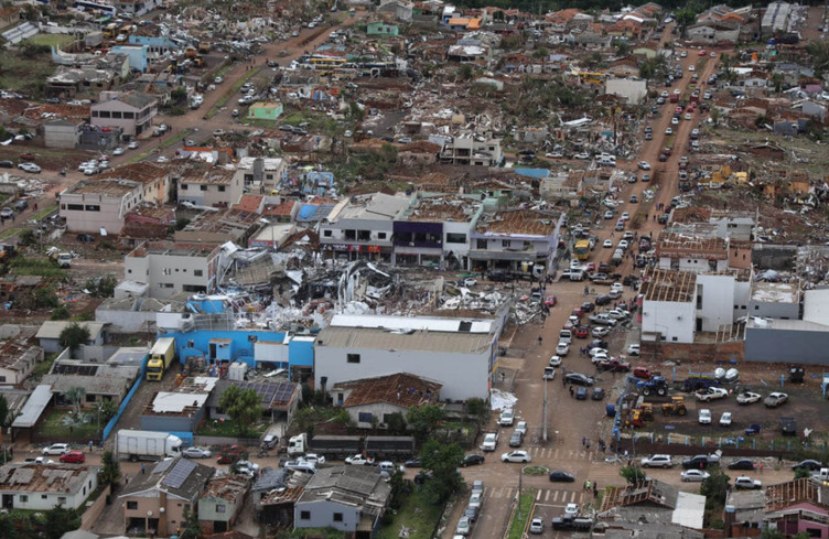 Une tornade fait six morts et 750 blessés dans le sud du Brésil