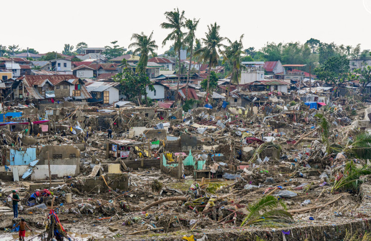 Fung-wong devient un « super-typhon » à l'approche des Philippines