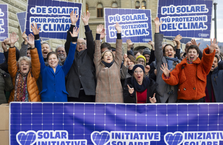 Les Vert-e-s déposent leur initiative solaire