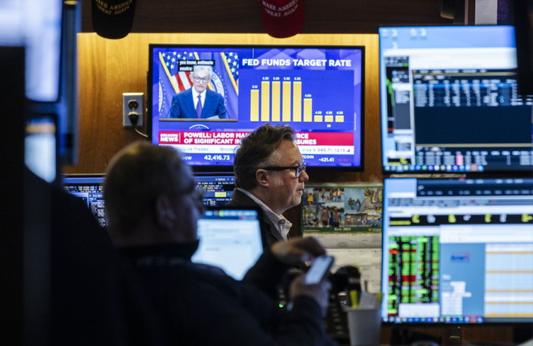 La Fed baisse ses taux, deux responsables voulaient un statu quo