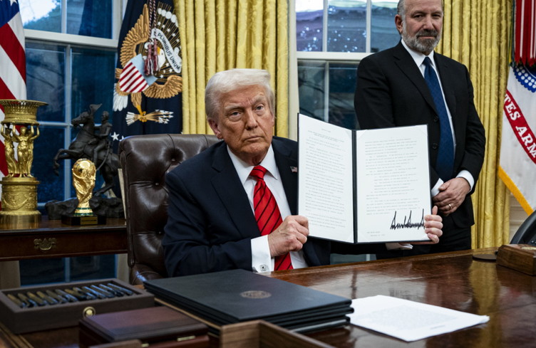 Trump a pris plus de décrets en 2025 qu'au cours de son 1er mandat