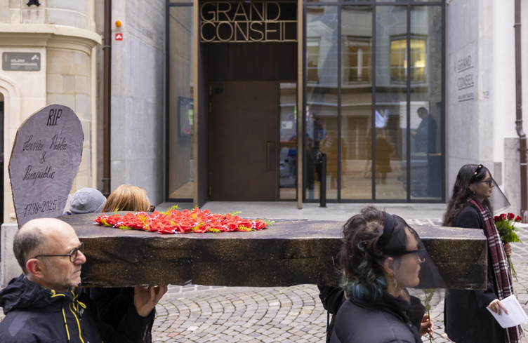 Quelque 350 manifestants à nouveau devant le Grand Conseil