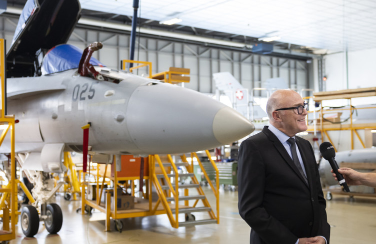 Surcoûts et retards dans la construction des hangars pour les F-35