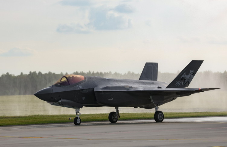 Plus de 1700 prises de position concernant le bruit des F-35