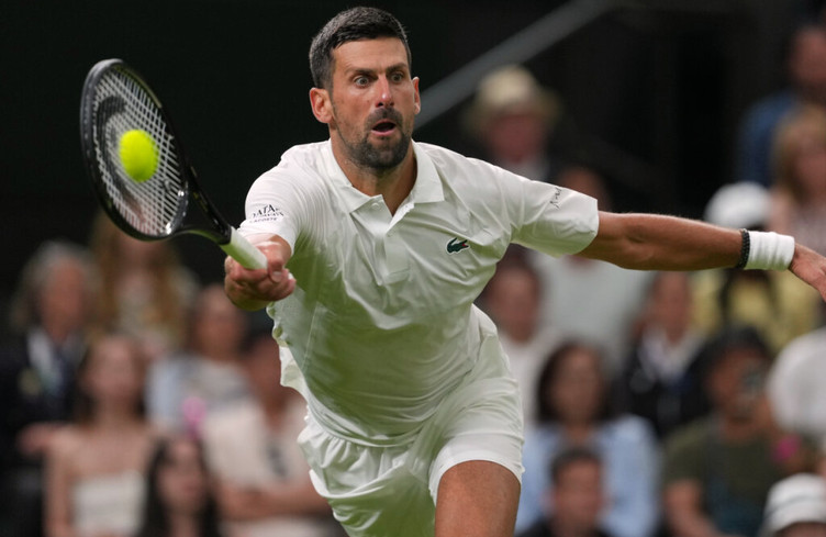 Wimbledon: Djokovic s'en sort en quatre sets au premier tour