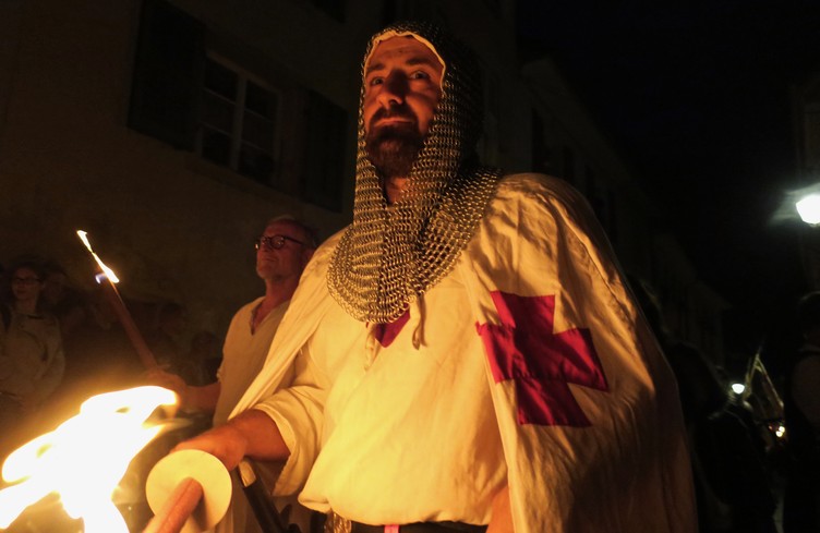 Les Médiévales : Cortège nocturne aux flambeaux