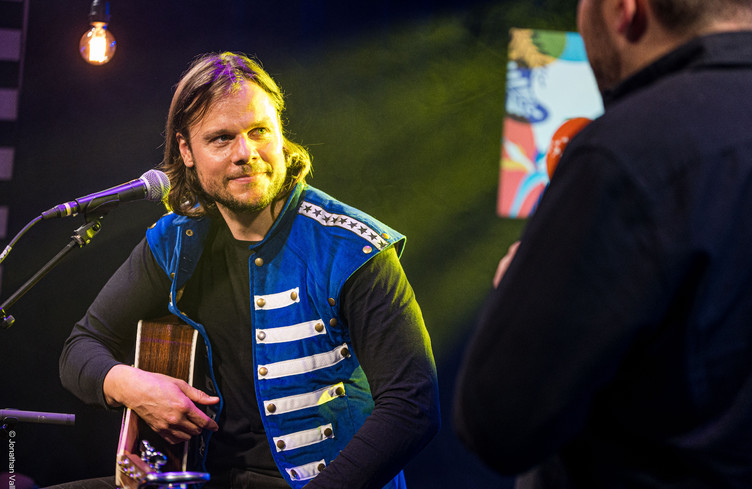 Le Live: 77 Bombay Street