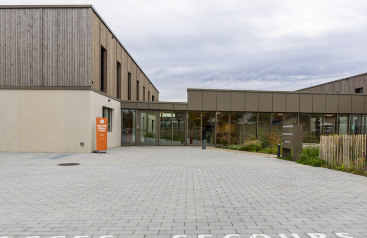 Nouveau centre d'hébergement pour familles et jeunes RMNA à Genève