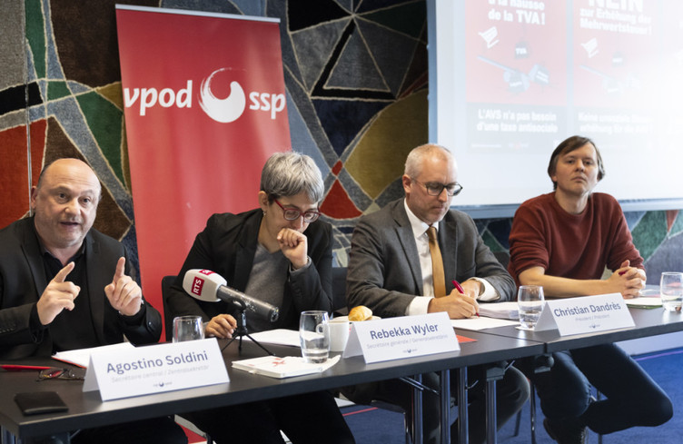 Les syndicats s'écharpent sur le financement de la 13e rente