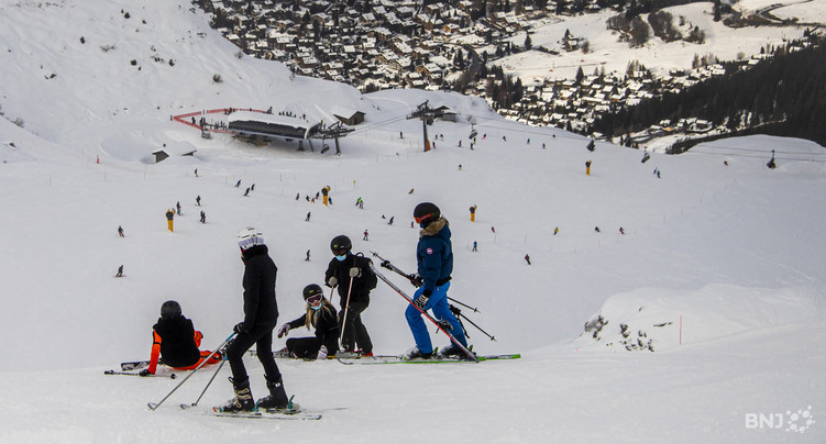 Pas de nouvelle décision neuchâteloise concernant les camps de ski