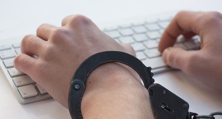 Suspect de pédocriminalité piégé à Neuchâtel