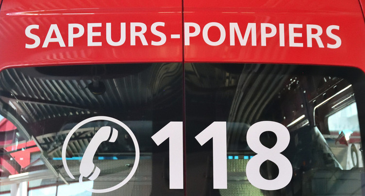 Une voiture en feu à Delémont