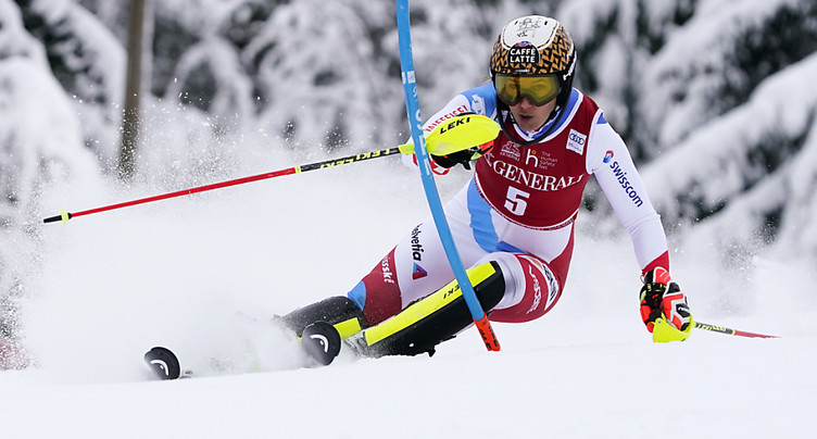 Slalom de Kranjska Gora: Holdener vire en tête