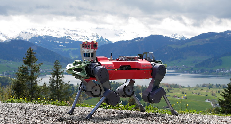 Un robot de l'EPFZ gravit l'Etzel en 31 minutes
