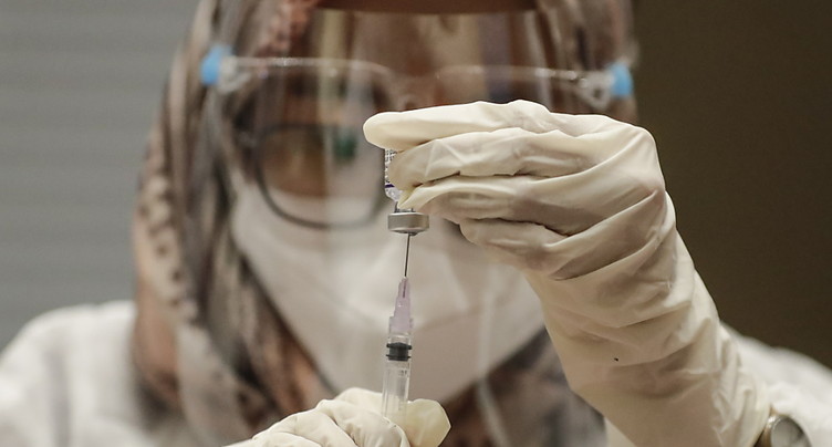Pfizer-BioNTech débutent l'essai clinique du vaccin contre Omicron