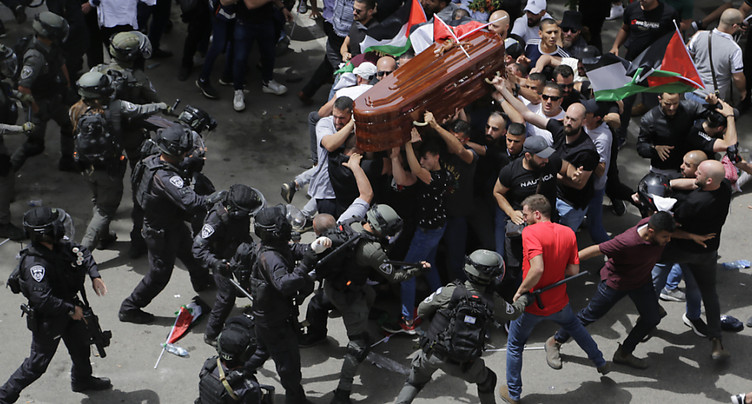 Israël enquête sur la charge de la police aux obsèques de Mme Akleh