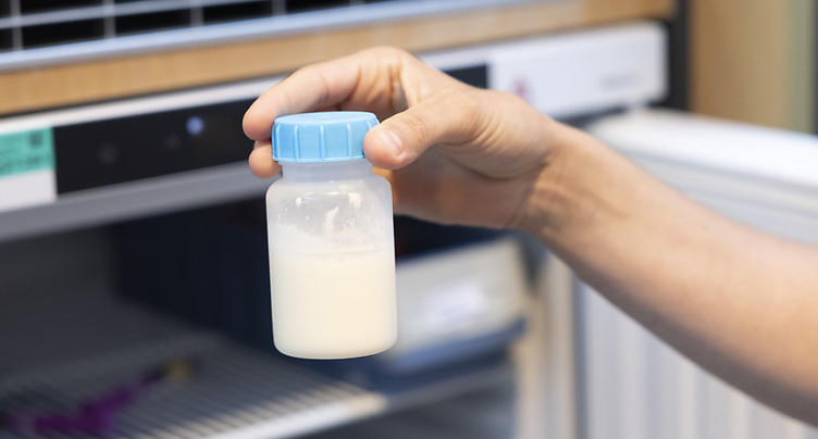 Le lactarium du CHUV prêt à administrer le lait de donneuses