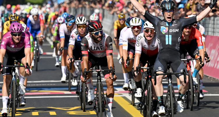 Giro: Dainese remporte la 11e étape au sprint